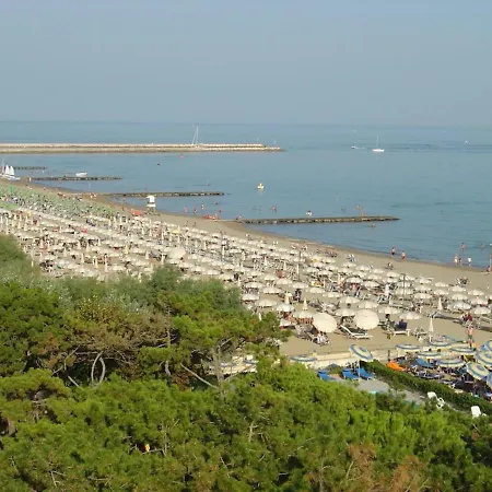 公寓 Stunning Seaview Terraced *